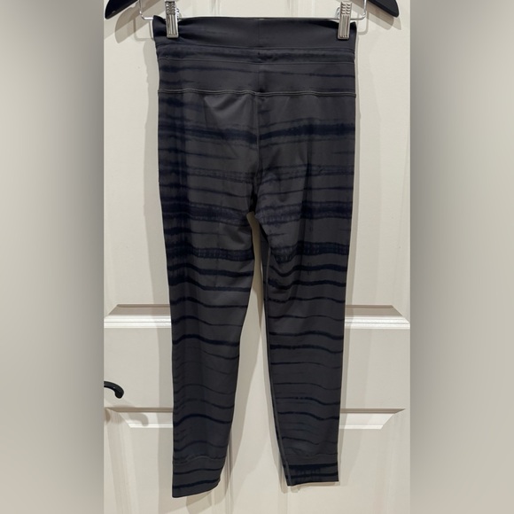 Vuori Shibori Oregano Striped Leggings size XS/Small IMMACULATE - Picture 3 of 4